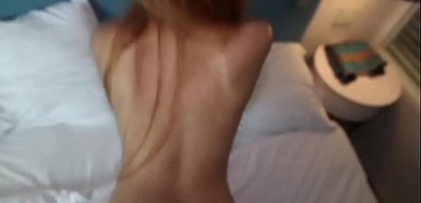  Petite Thailand babe is getting fucked